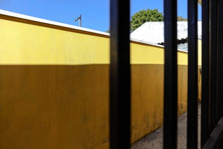 Vista - Quarto 2 de casa para alugar com 3 quartos, 79m² em Conjunto Habitacional Sao Sebastiao, Mogi das Cruzes