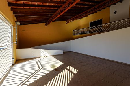 Garagem de casa para alugar com 3 quartos, 79m² em Conjunto Habitacional Sao Sebastiao, Mogi das Cruzes