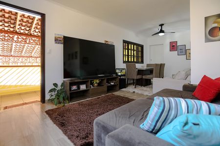 Sala de casa para alugar com 3 quartos, 79m² em Conjunto Habitacional Sao Sebastiao, Mogi das Cruzes