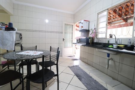 Cozinha de casa para alugar com 4 quartos, 243m² em Marta Helena, Uberlândia