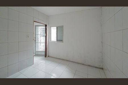 Quarto de casa para alugar com 1 quarto, 30m² em Jardim Danfer, São Paulo