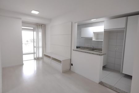 Apartamento para alugar com 75m², 2 quartos e 2 vagasSala