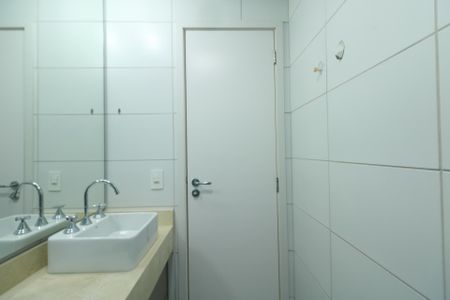 Banheiro da Suíte 2 de apartamento para alugar com 2 quartos, 75m² em Barcelona, São Caetano do Sul