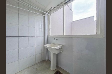 Apartamento para alugar com 74m², 2 quartos e sem vaga Apartamento para alugar com 74m², 2 quartos e sem vagaÁrea de serviço