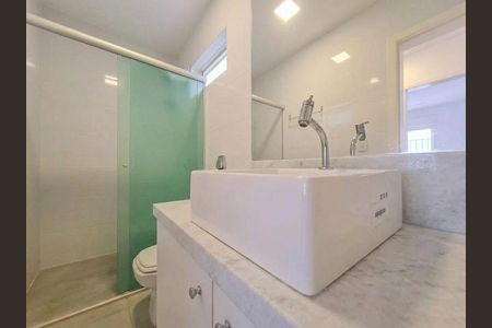 Apartamento para alugar com 74m², 2 quartos e sem vaga Apartamento para alugar com 74m², 2 quartos e sem vagaBanheiro