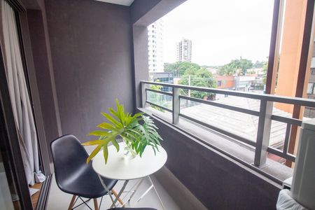 Varanda de kitnet/studio à venda com 1 quarto, 30m² em Campo Belo, São Paulo