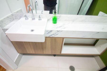 Banheiro de kitnet/studio à venda com 1 quarto, 30m² em Campo Belo, São Paulo