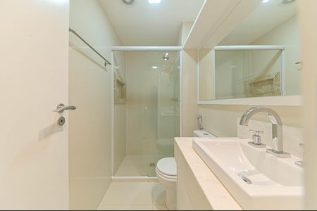 Apartamento à venda com 72m², 2 quartos e 2 vagas Apartamento à venda com 72m², 2 quartos e 2 vagasBanheiro Social