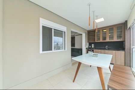 Apartamento à venda com 72m², 2 quartos e 2 vagas Apartamento à venda com 72m², 2 quartos e 2 vagasVaranda