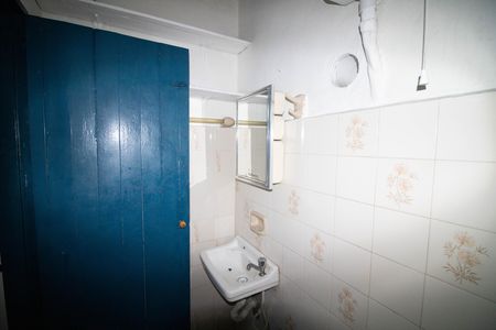 BANHEIRO de casa para alugar com 1 quarto, 40m² em Vila Souza, São Paulo