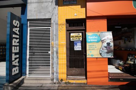 FACHADA de casa para alugar com 1 quarto, 40m² em Vila Souza, São Paulo