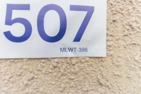 Casa de condomínio à venda com 90m², 2 quartos e 1 vaga Casa de condomínio à venda com 90m², 2 quartos e 1 vagaPlaca MLWT-396