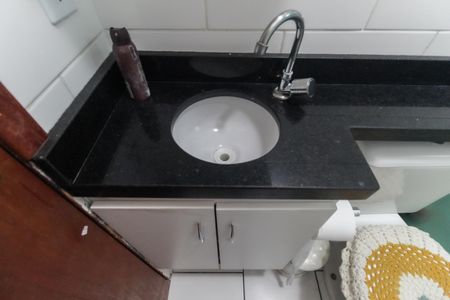 Banheiro de casa de condomínio à venda com 2 quartos, 90m² em Jardim Miriam, São Paulo