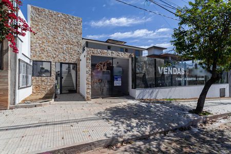 Fachada de casa de condomínio à venda com 4 quartos, 124m² em Ouro Preto, Belo Horizonte