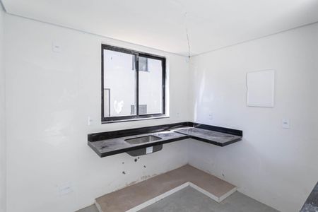 Cozinha de casa de condomínio à venda com 4 quartos, 124m² em Ouro Preto, Belo Horizonte