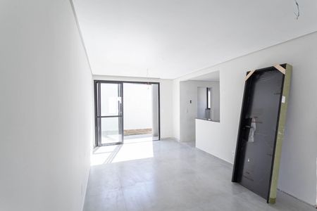 Sala de casa de condomínio à venda com 4 quartos, 124m² em Ouro Preto, Belo Horizonte