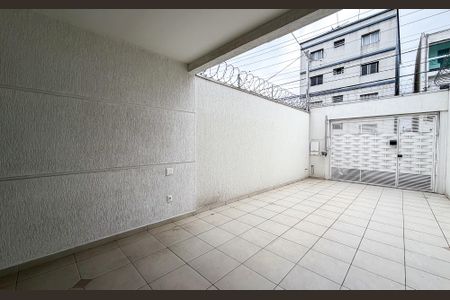 Garagem de casa para alugar com 3 quartos, 114m² em Água Rasa, São Paulo