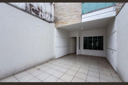 Garagem de casa para alugar com 3 quartos, 114m² em Água Rasa, São Paulo