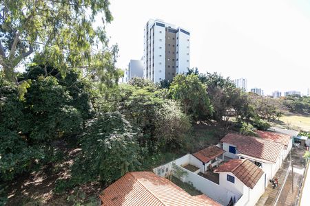 VISTA ÁREA VERDE de apartamento à venda com 1 quarto, 40m² em Taquaral, Campinas