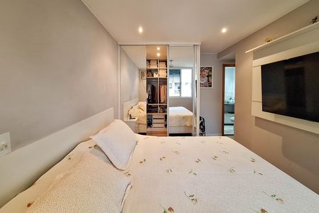 Apartamento à venda com 154m², 3 quartos e 2 vagas Apartamento à venda com 154m², 3 quartos e 2 vagasSuite