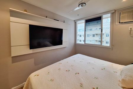 Apartamento à venda com 154m², 3 quartos e 2 vagas Apartamento à venda com 154m², 3 quartos e 2 vagasSuite