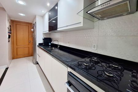 Apartamento à venda com 154m², 3 quartos e 2 vagas Apartamento à venda com 154m², 3 quartos e 2 vagasCozinha