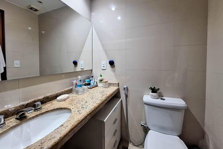 Apartamento à venda com 154m², 3 quartos e 2 vagas Apartamento à venda com 154m², 3 quartos e 2 vagasBanheiro 1