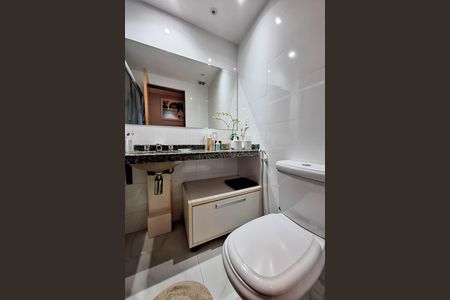 Apartamento à venda com 154m², 3 quartos e 2 vagas Apartamento à venda com 154m², 3 quartos e 2 vagasBanheiro da Suíte