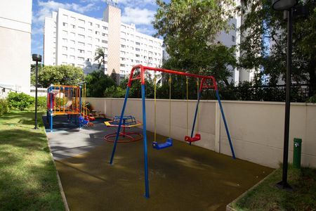 Apartamento à venda com 49m², 2 quartos e 1 vaga Apartamento à venda com 49m², 2 quartos e 1 vagaÁrea comum - Playground