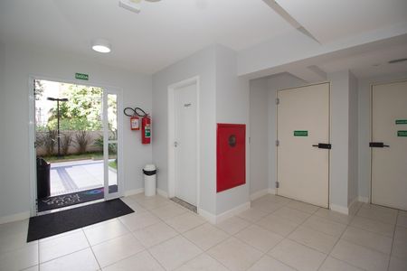 Apartamento à venda com 49m², 2 quartos e 1 vaga Apartamento à venda com 49m², 2 quartos e 1 vagaHall social