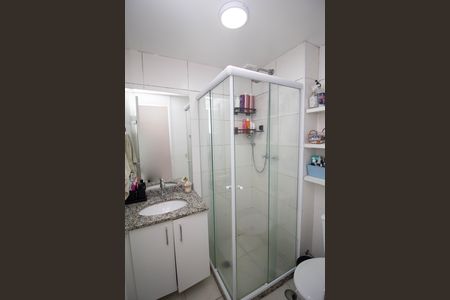 Apartamento à venda com 49m², 2 quartos e 1 vaga Apartamento à venda com 49m², 2 quartos e 1 vagaBanheiro