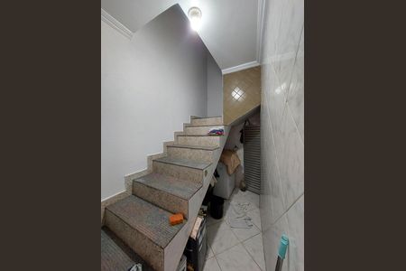 Esacada de casa para alugar com 3 quartos, 120m² em Centro, Mesquita