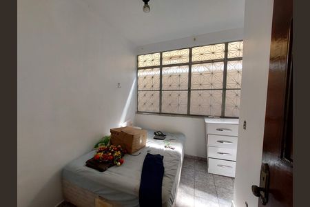 Quarto 3 de casa para alugar com 3 quartos, 120m² em Centro, Mesquita