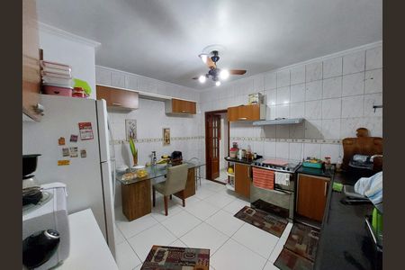 Casa para alugar com 120m², 3 quartos e 1 vaga Casa para alugar com 120m², 3 quartos e 1 vagaCozinha