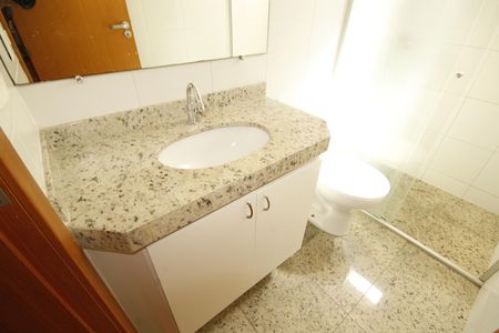 Apartamento à venda com 77m², 3 quartos e 2 vagasbanheiro 2