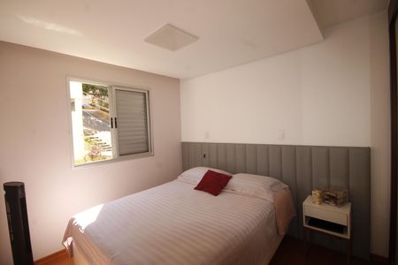 Apartamento à venda com 77m², 3 quartos e 2 vagasquarto 2