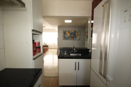 Cozinha de apartamento à venda com 3 quartos, 77m² em Grajaú, Belo Horizonte