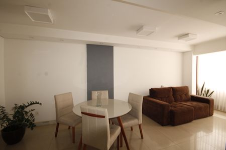 Apartamento à venda com 77m², 3 quartos e 2 vagassala
