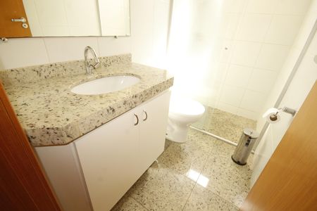 Apartamento à venda com 77m², 3 quartos e 2 vagasbanheiro 2