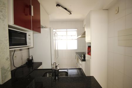 Cozinha de apartamento à venda com 3 quartos, 77m² em Grajaú, Belo Horizonte