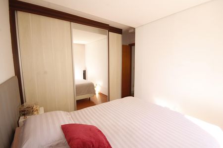Apartamento à venda com 77m², 3 quartos e 2 vagasquarto 2