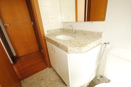 Apartamento à venda com 77m², 3 quartos e 2 vagasbanheiro 2