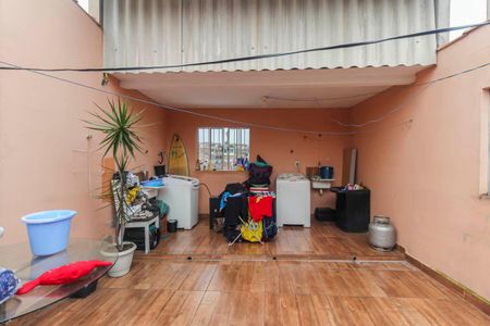 Quintal de casa à venda com 10 quartos, 300m² em Parque Colonial, São Paulo