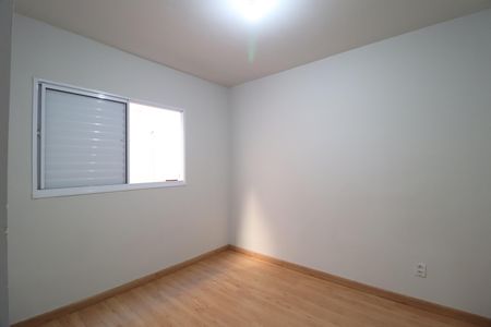 Quarto 2 de apartamento para alugar com 2 quartos, 50m² em Grand Ville, Uberlândia