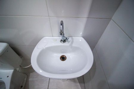 Casa para alugar com 52m², 2 quartos e 1 vaga Casa para alugar com 52m², 2 quartos e 1 vagaBanheiro