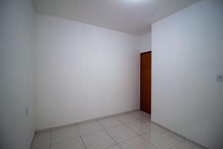 Casa para alugar com 52m², 2 quartos e 1 vaga Casa para alugar com 52m², 2 quartos e 1 vagaSuíte