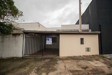 Casa para alugar com 52m², 2 quartos e 1 vaga Casa para alugar com 52m², 2 quartos e 1 vagaFachada