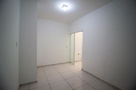 Casa para alugar com 52m², 2 quartos e 1 vaga Casa para alugar com 52m², 2 quartos e 1 vagaQuarto