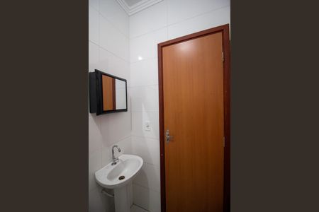 Casa para alugar com 52m², 2 quartos e 1 vaga Casa para alugar com 52m², 2 quartos e 1 vagaBanheiro