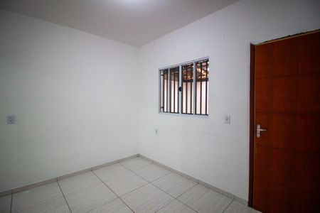 Casa para alugar com 52m², 2 quartos e 1 vaga Casa para alugar com 52m², 2 quartos e 1 vagaSala